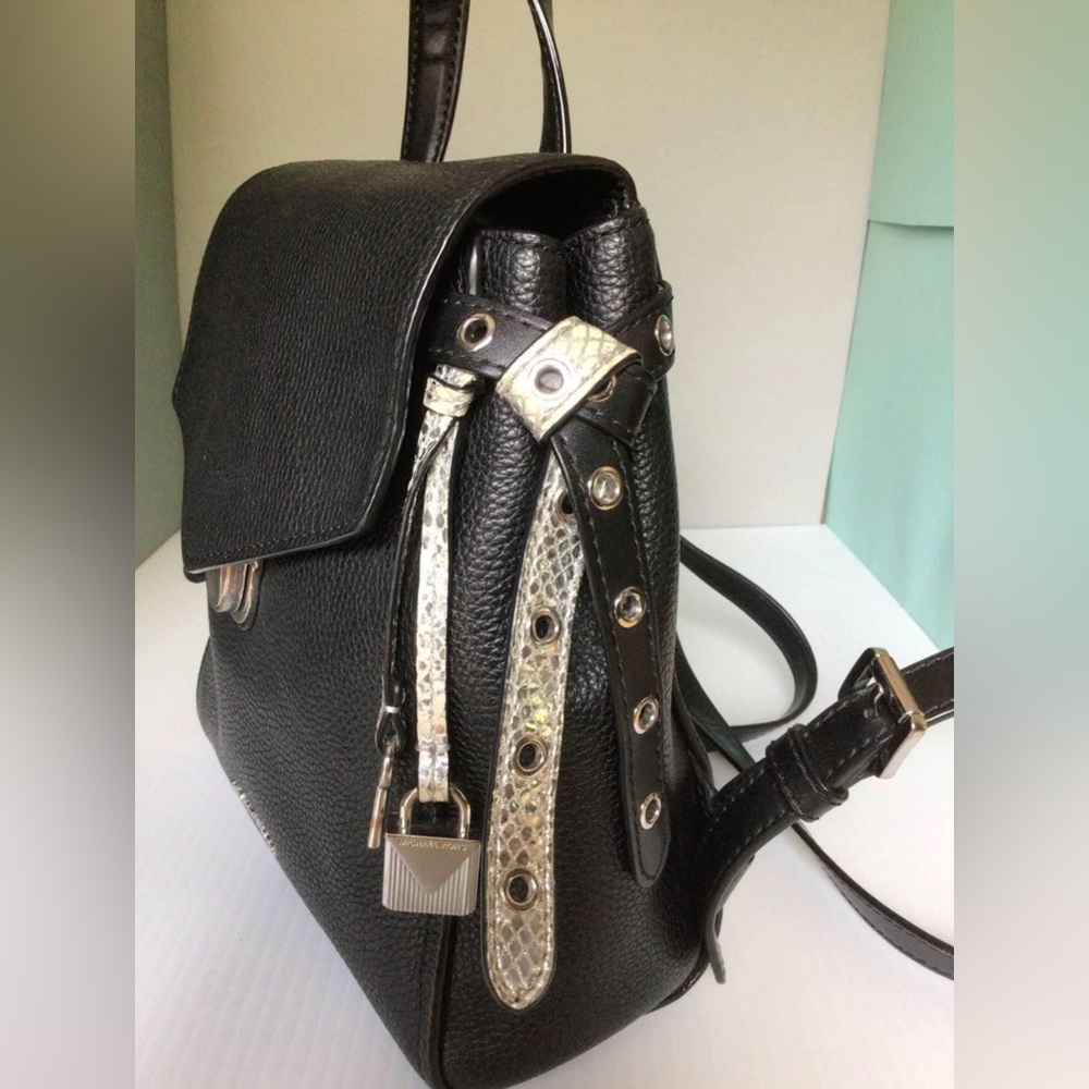 Michael Kors Bristol backpack - Picture 7 of 12